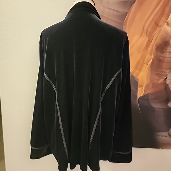Harve Benard Holtzman Women's Velvet Button Front Shirt 2x Black - Picture 4 of 7